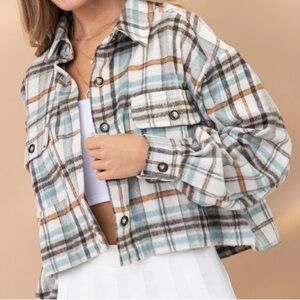 Boutique Blue B Yarn Dyed Plaid Button Up Crop Shirt Jacket L NEW NWT